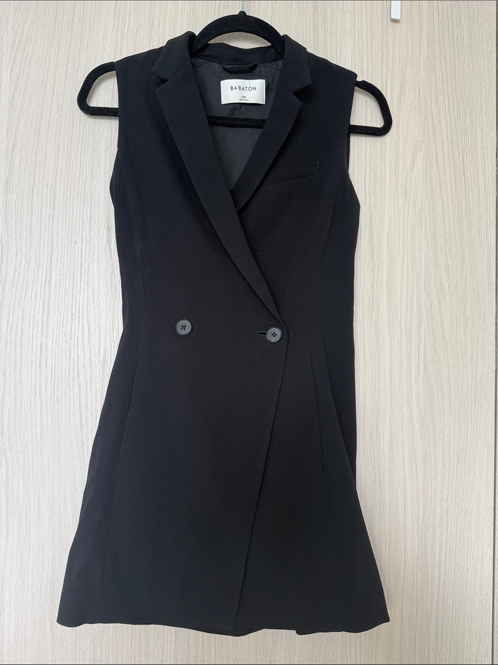 Aritzia Babaton black vest size xxs | old money, elevated chic, tailored looks